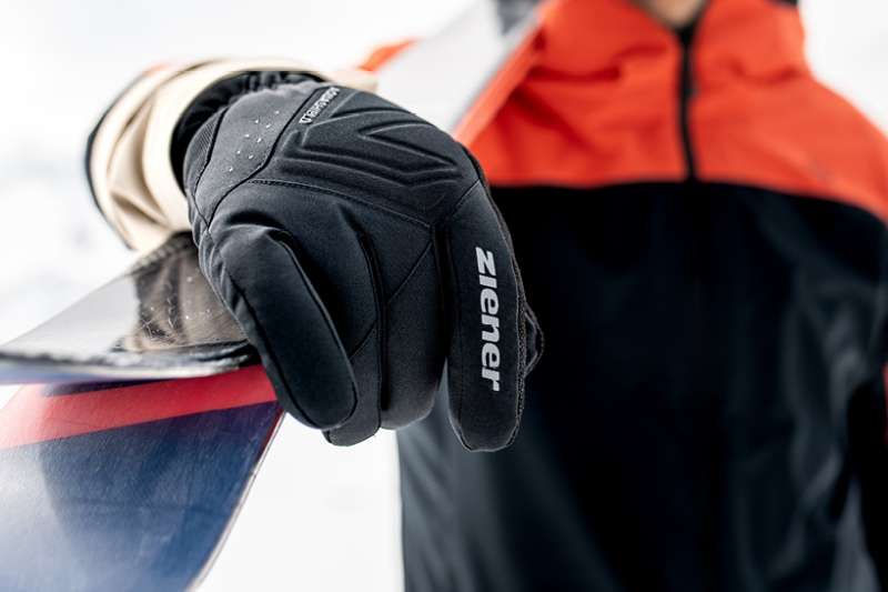 Voici comment choisir la bonne taille de gants de ski